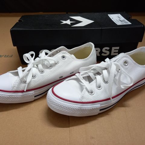 BOXED PAIR OF CONVERSE ALL STAR OX TRAINERS - UK 6