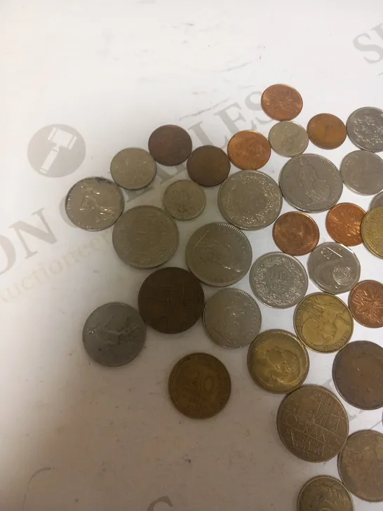 LARGE COLLECTION OF ASSORTED COINS FORM ACCROSS THE WORLD TO INCLUDE; COLLECTIONS OF ASIAN, CANADIAN, ARGETINIAN, CESKA REPUBLIRA, SWISS FRANK AND REPUBLIQUE FRANCAISE