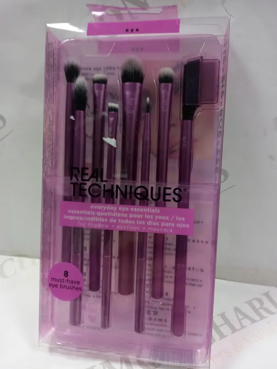 REAL TECHNIQUES EVERYDAY EYE ESSENTIALS MAKEUP BRUSH SET 