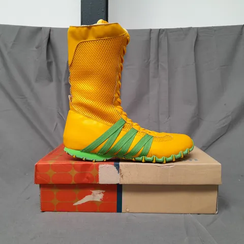 BOXED PAIR OF BULLION SIDE-ZIP LACE UP BOOTS IN YELLOW/GREEN EU SIZE 39