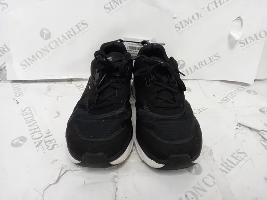 SKETCHERS D LUX FITNESS TRAINERS IN BLACK - UK 8