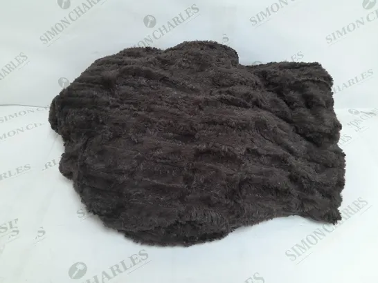 BOXED COZEE HOME FAUX FUR HEATED THROW IN CHOCOLATE