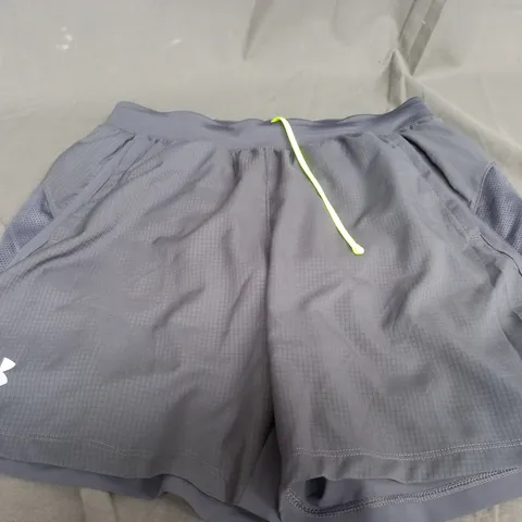 UNDER ARMOUR LIGHT GREY SHORTS - LARGE