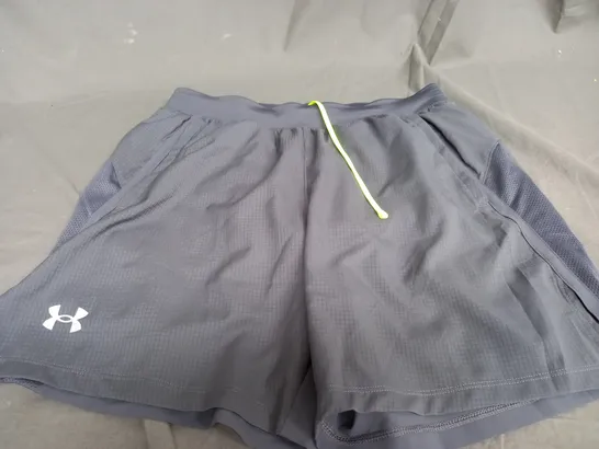 UNDER ARMOUR LIGHT GREY SHORTS - LARGE