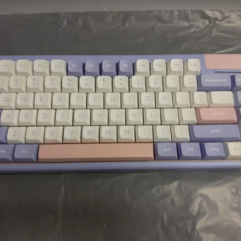 DUSTSILVER KEYBOARD PINK, PURPLE AND WHITE