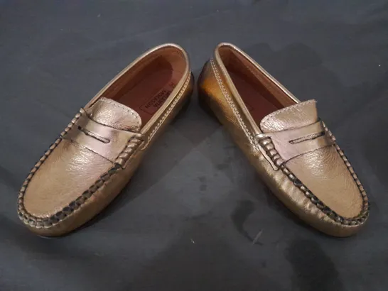 BOXED PAIR OF ATLANTA MOCCASIN SLIP-ON SHOES IN METALLIC GOLD EU SIZE 33