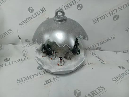 BOXED SANTA EXPRESS CHRISTMAS DETAILED BAUBLE DECORATION