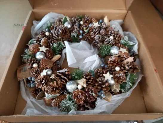 BOXED DIBOR 47CM CHRISTMAS WREATH 