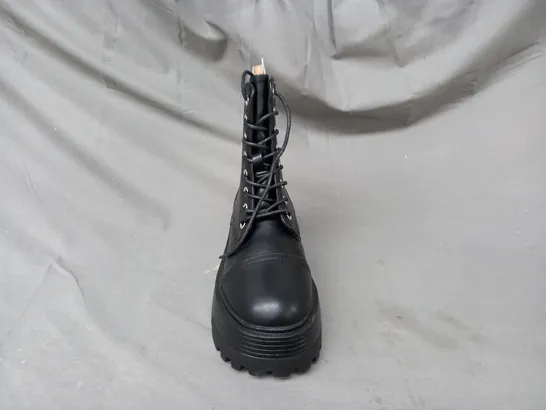 BOXED PAIR OF PRETTY LITTLE THING LACE UP CHUNKY SOLE HIKER BOOTS IN BLACK UK SIZE 3