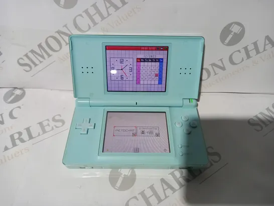 NINTENDO DS LITE USG-001 HANDHELD GAMES CONSOLE IN LIGHT BLUE