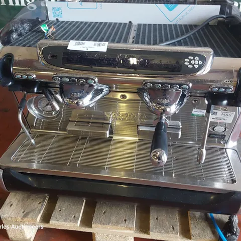 TRADITIONAL FAEMA EMBLEMA COFFEE MACHINE