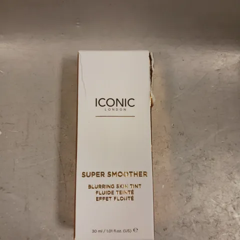 ICONIC LONDON SUPER SMOOTHER BLURRING SKIN TINT