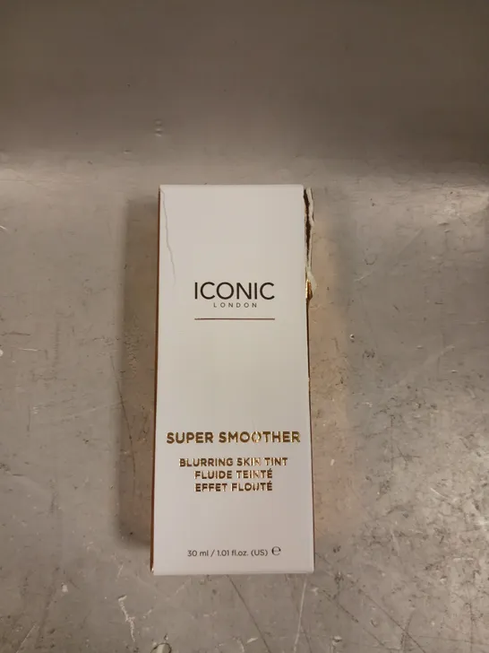 ICONIC LONDON SUPER SMOOTHER BLURRING SKIN TINT