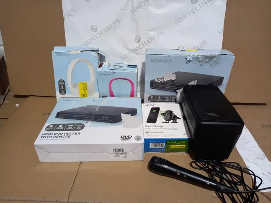 BOX OF APPROXIMATELY 15 ASSORTED ITEMS TO INCLUDE A JUICE-DISCOXL WITH REMOTE, A HDMI DVD PLAYER WITH REMOTE AND A PAIR OF WIRELESS HEADPHONES