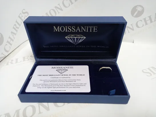 MOISSANITE 9CT GOLD 33PT CHANNEL SET SHAPED WEDDING RING SIZE Q RRP £459.99