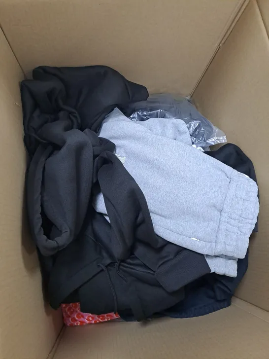 BOX OF APPROXIMATELY 10 ASSORTED CLOTHING ITEMS VARYING IN SIZE/COLOUR/STYLE TO INCLUDE: TOPS, TROUSERS, JUMPERS