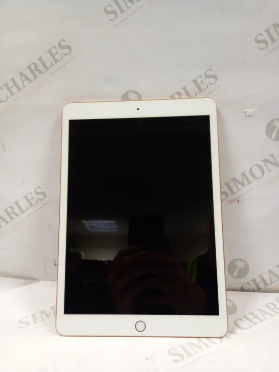 APPLE IPAD 10.2 A2197 IN GOLD