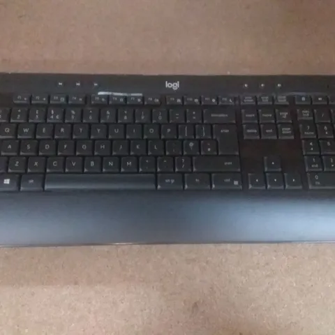 LOGITECH MK540 WIRELESS KEYBOARD