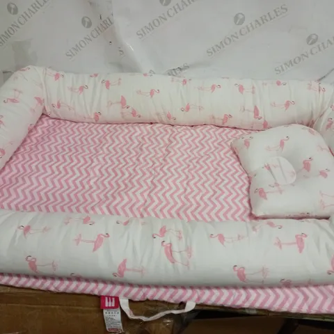 FLAMINGO DESIGNED BABY NEST 