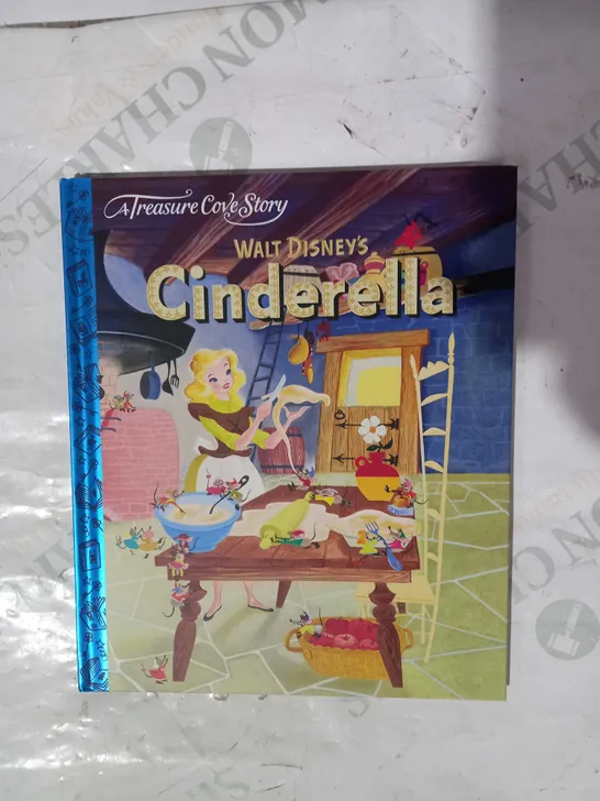 LOT OF APPROXIMATELY 10 X A TREASURE COVE STORY - WALT DINSEY'S CINDERELLA BOOKS