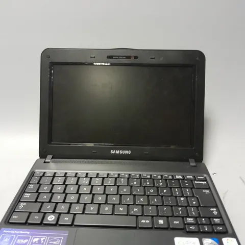 SAMSUNG NB30P 10 INCH ATOM N450 1.66GHZ