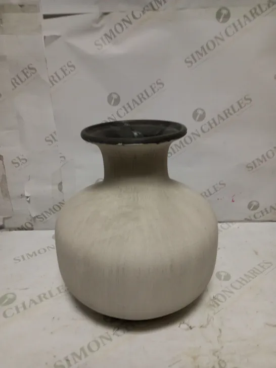 BLOOMVILLE SQUAT STONE VASE 