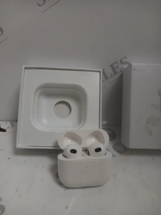 BOXED APPLE AIRPODS WITH CHARGING CASE 