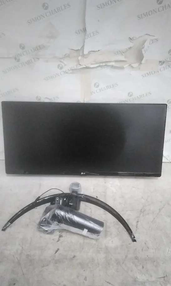 BOXED LG ULTRAWIDE 26" MONITOR - 26WQ500