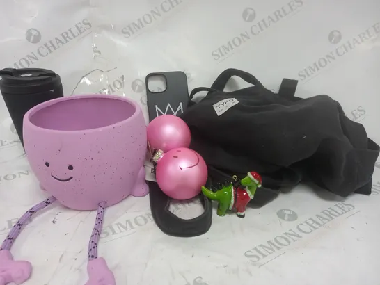 BOX OF APPROXIMATELY 5 ASSORTED HOUSEHOLD ITEMS TO INCLUDE SMILEY FACE PURPLE PLANTER, PHONE CASE, BAUBLES, ETC