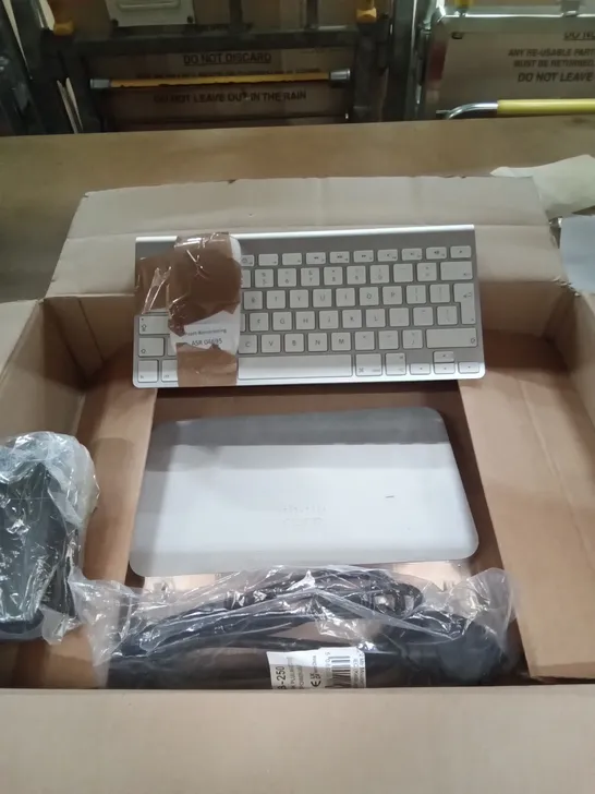 BOX OF ASSORTED ITEMS INCLUDING APPLE MOUSE/KEYBOARD, CISCO ROUTER AND POWER LEAD