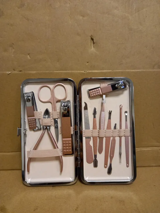 MANICURE SET & NAIL CLIPPER SET