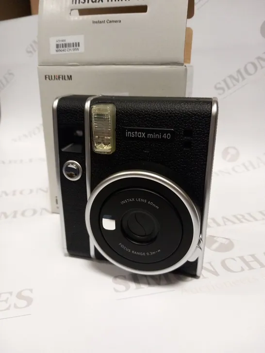 BOXED FUJIFILM INSNTAX MINI 40 INSTANT CAMERA 