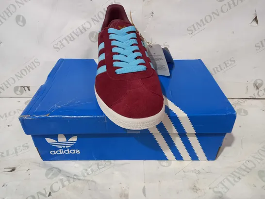 BOXED PAIR OF ADIDAS GAZELLE SHOES IN RED/BLUE UK SIZE 8