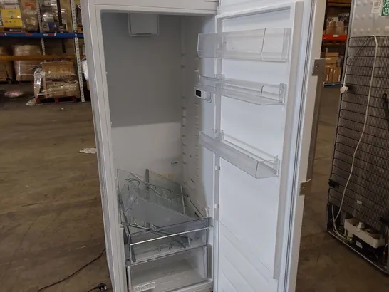 HOTPOINT UPRIGHT FRIDGE IN WHITE 