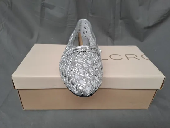 BOXED PAIR OF PILCRO SHOES IN METALLIC SILVER EU SIZE 38