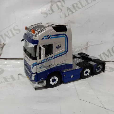 IMC MODELS COLLECTABLE DIE CAST TRUCK MODEL