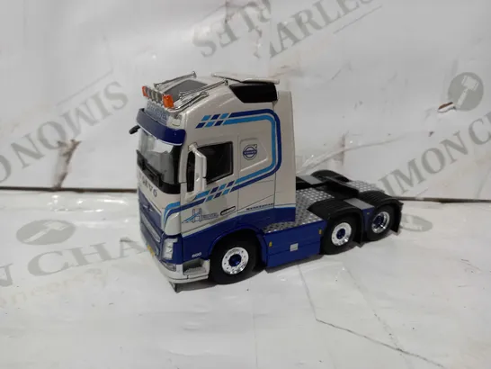 IMC MODELS COLLECTABLE DIE CAST TRUCK MODEL