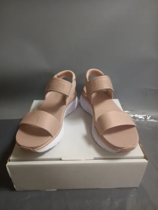 SKECHERS D'LUX WALKER WEDGE SANDALS PINK SIZE 5