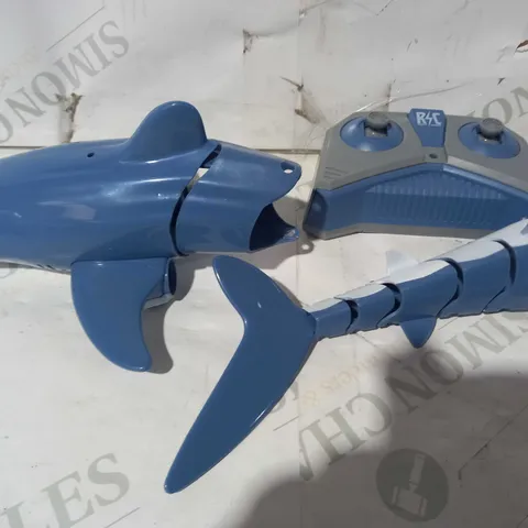 0457 TOYS 2.4GHZ REMOTE CONTROL SHARK