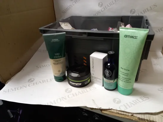BOX OF APPROX. 20 ASSORTED HEALTH AND BEAUTY ITEMS TO INCLUDE: AVEDA, AMIKA & DERMATICA