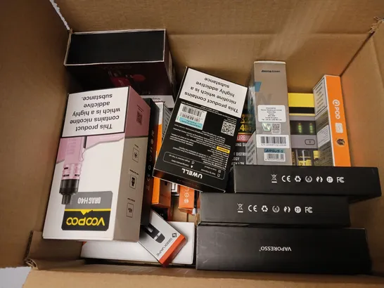 APPROXIMATELY 20 VAPES, E-CIGARETTES & ACCESSORIES TO INCLUDE VOOPOO DRAG H40, UWELL CALIBRUN AK2, GEEKVAPE SONDER Q, ETC