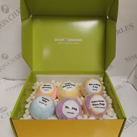 BOXED DAISY ENCENS BATH BOMB COLLECTION 