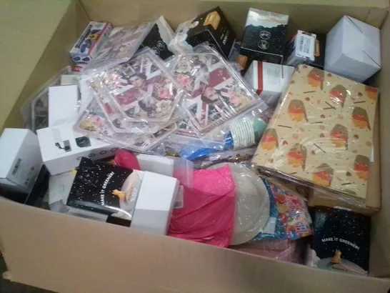 PALLET OF ASSORTED ITEMS TO INCLUDE BOOKS, DIARIES, PARTY DECOR, DISPOSABLE PAPERWARE, PET CLEANING BAGS ETC