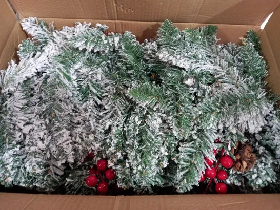 BOXED UNBRANDED SNOW EFFECT CHRISTMAS TREE GARLAND 