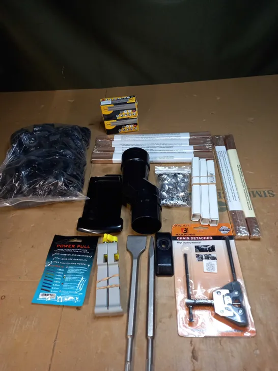 LOT OF ASSORTED HOUSEHOLD ITEMS TO INCLUDE TOOLS, CHAIN DETACHER