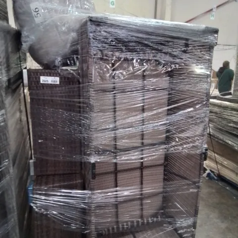 PALLET OF ASSORTED RATTAN GARDEN FURNITURE PARTS INCLUDING COFFEE TABLE, BEAN BAG, SOFA SECTIONS 