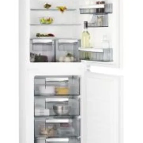 AEG INTEGRATED 50/50 FRIDGE FREEZER WHITE MODEL SCE818F6NS