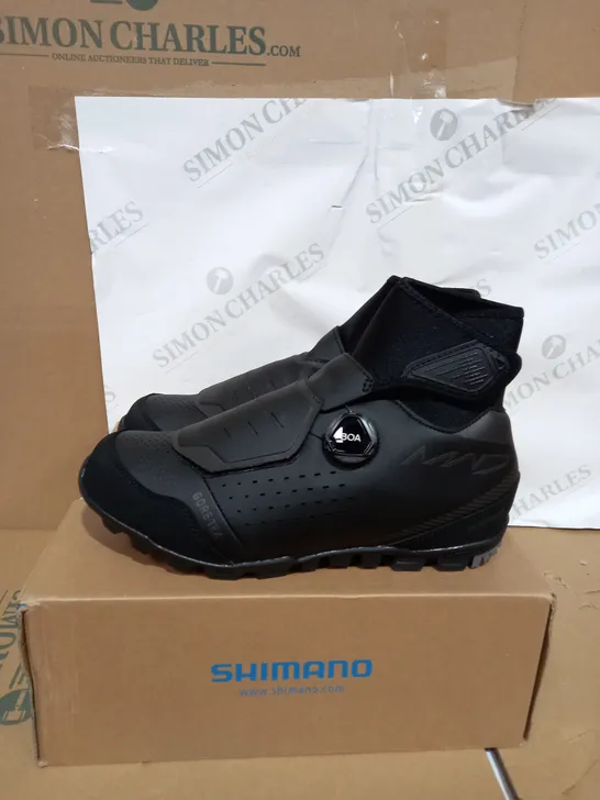 PAIR OF BOXED SHIMANO MW7 SHOE SIZE 40