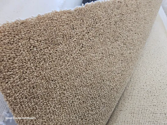 ROLL OF QUALITY TUDOR TWIST CLASSIC CHICKPEA CARPET APPROXIMATELY 4M × 5.5M