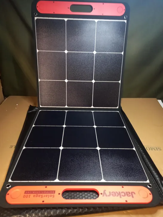 JACKERY SOLARSAGA 100W SOLAR PANEL